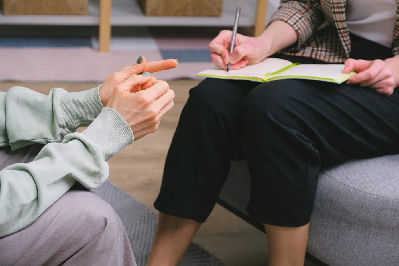 A one-on-one counselling session